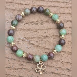 Green Quartz And Clover Charmed Bracelet